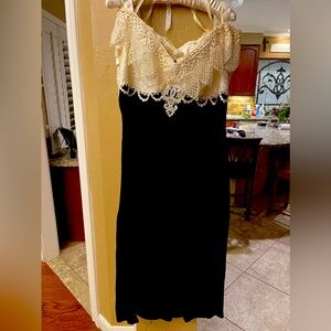 Scott McClintock Black and cream dress off the shoulder dress- Size 16